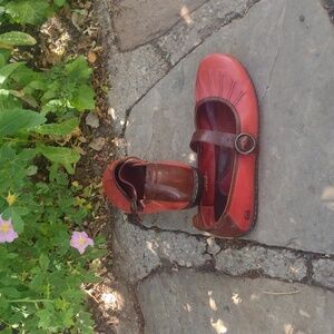 Born  8.5 Burgundy red strap shoe's
